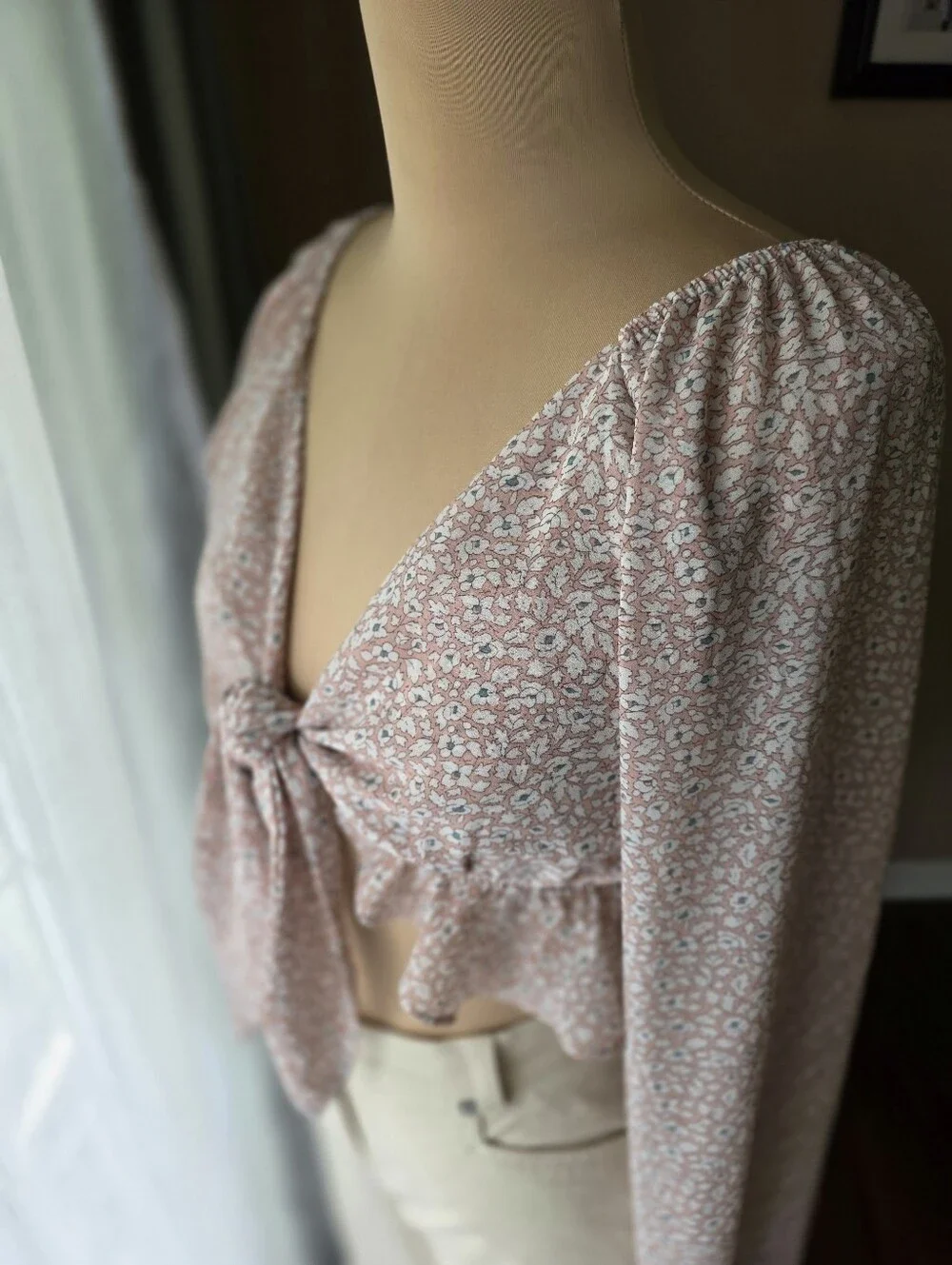 Princess Polly Neima Pink Floral Tie Front Long Sleeve Ruffle Crop Top - Size 6